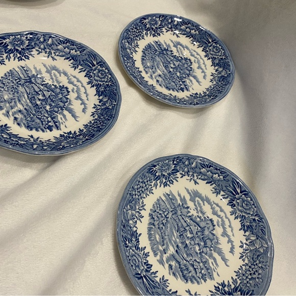 Five olde Staffordshire 5 1/2 inch saucers - Picture 4 of 11